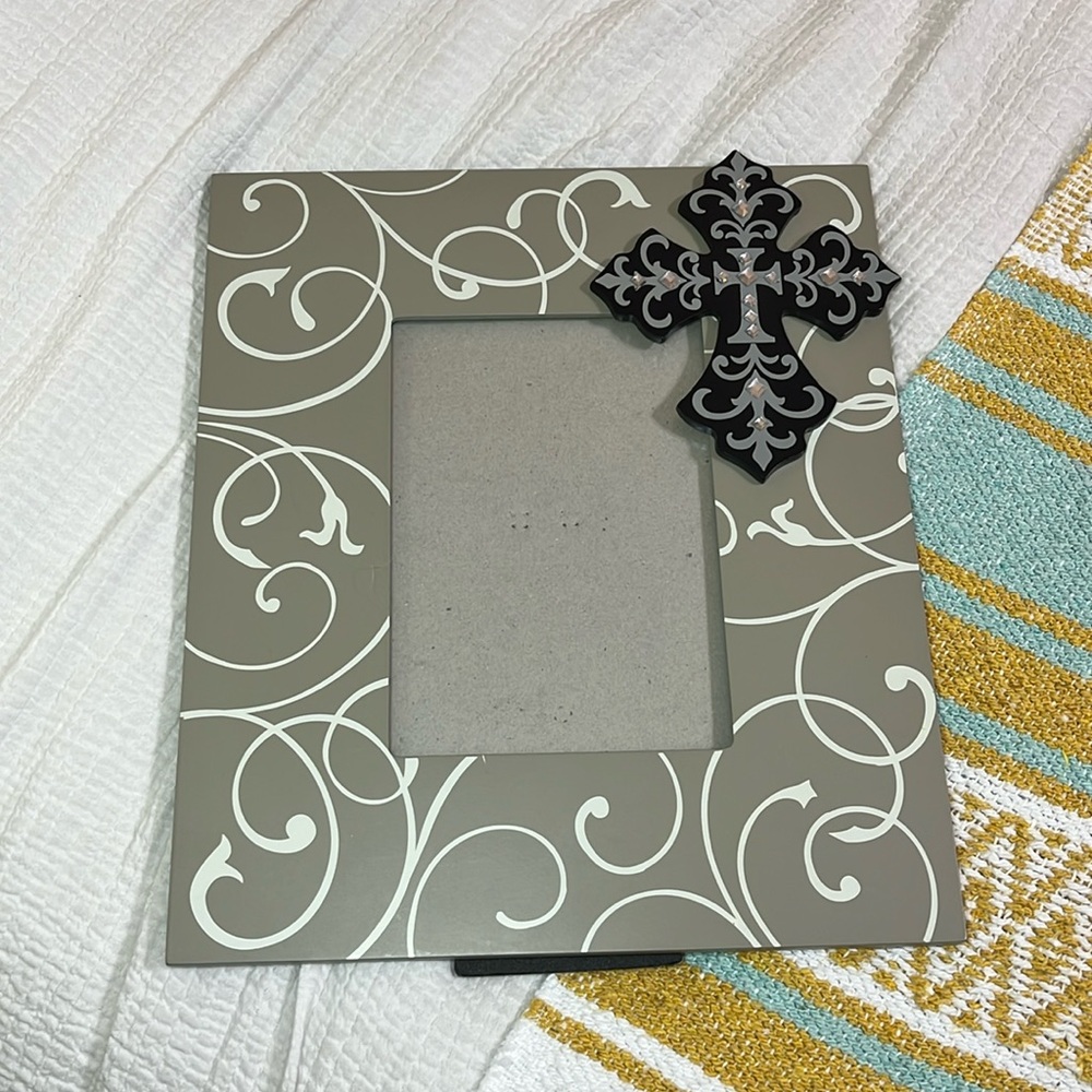 Decorative picture frame